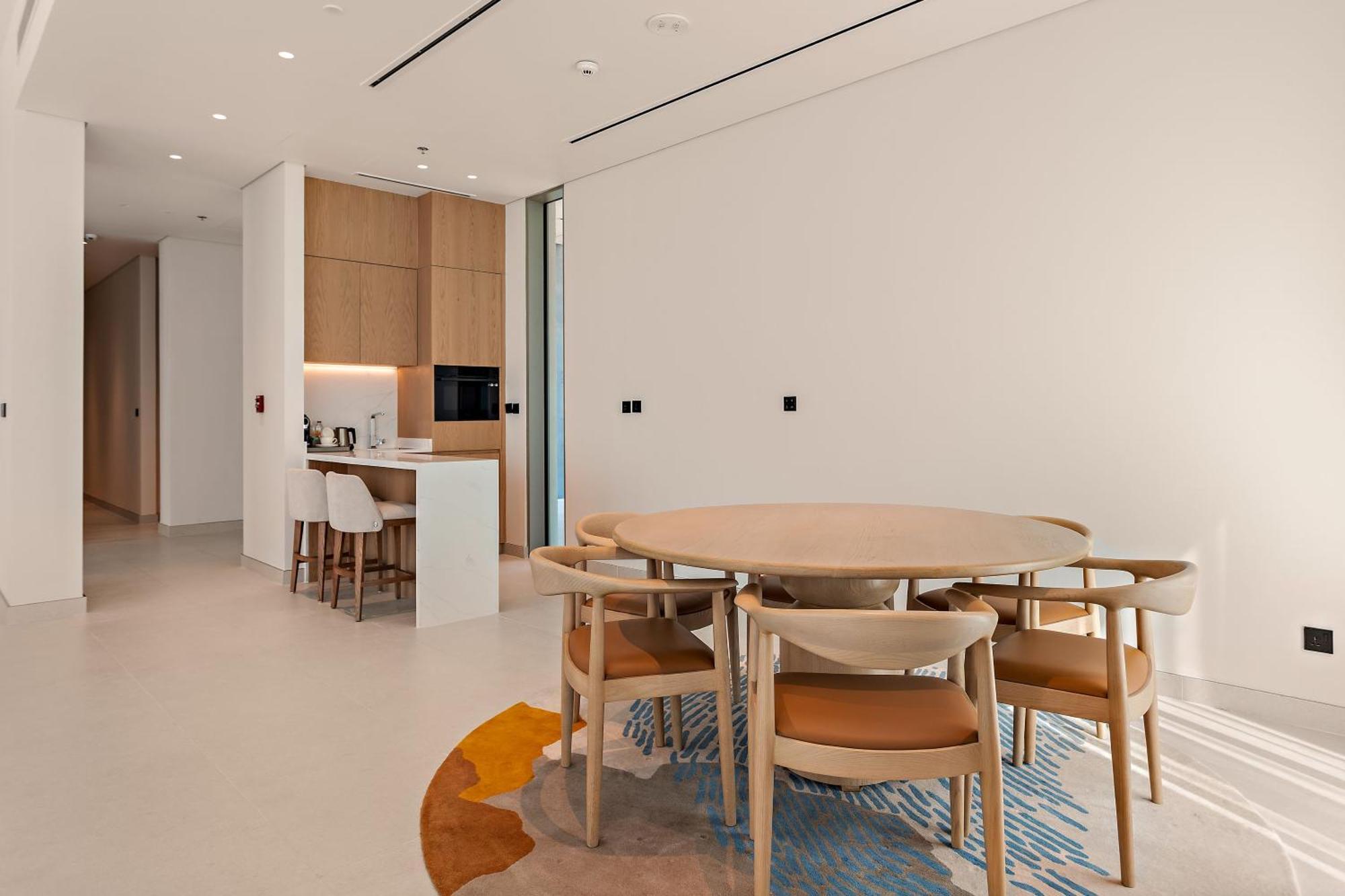 Ajman Hotel & Villas By Blazon Hotels Εξωτερικό φωτογραφία The interior of a typical apartment
