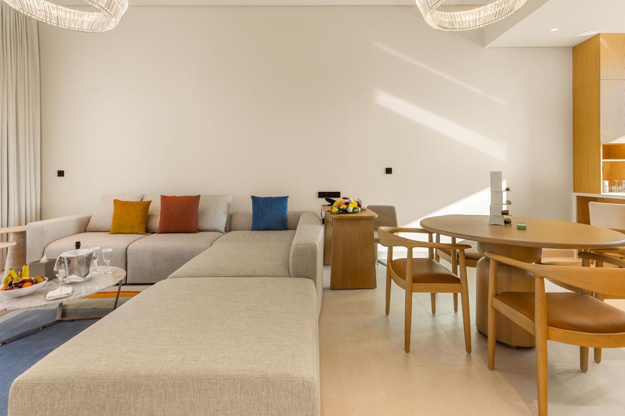 Ajman Hotel & Villas By Blazon Hotels Εξωτερικό φωτογραφία A living room at the hotel
