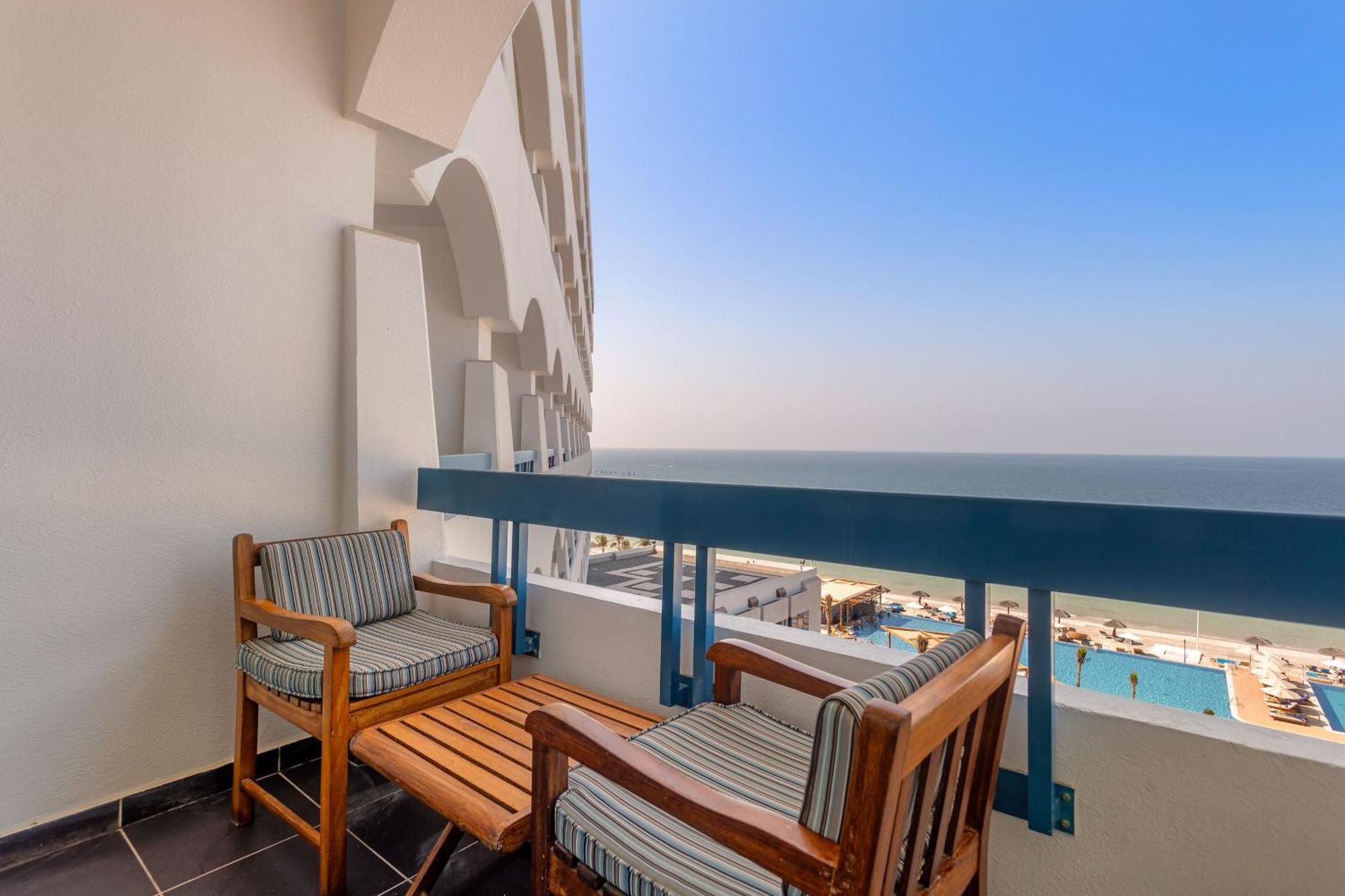 Ajman Hotel & Villas By Blazon Hotels Εξωτερικό φωτογραφία Balcony of a hotel room