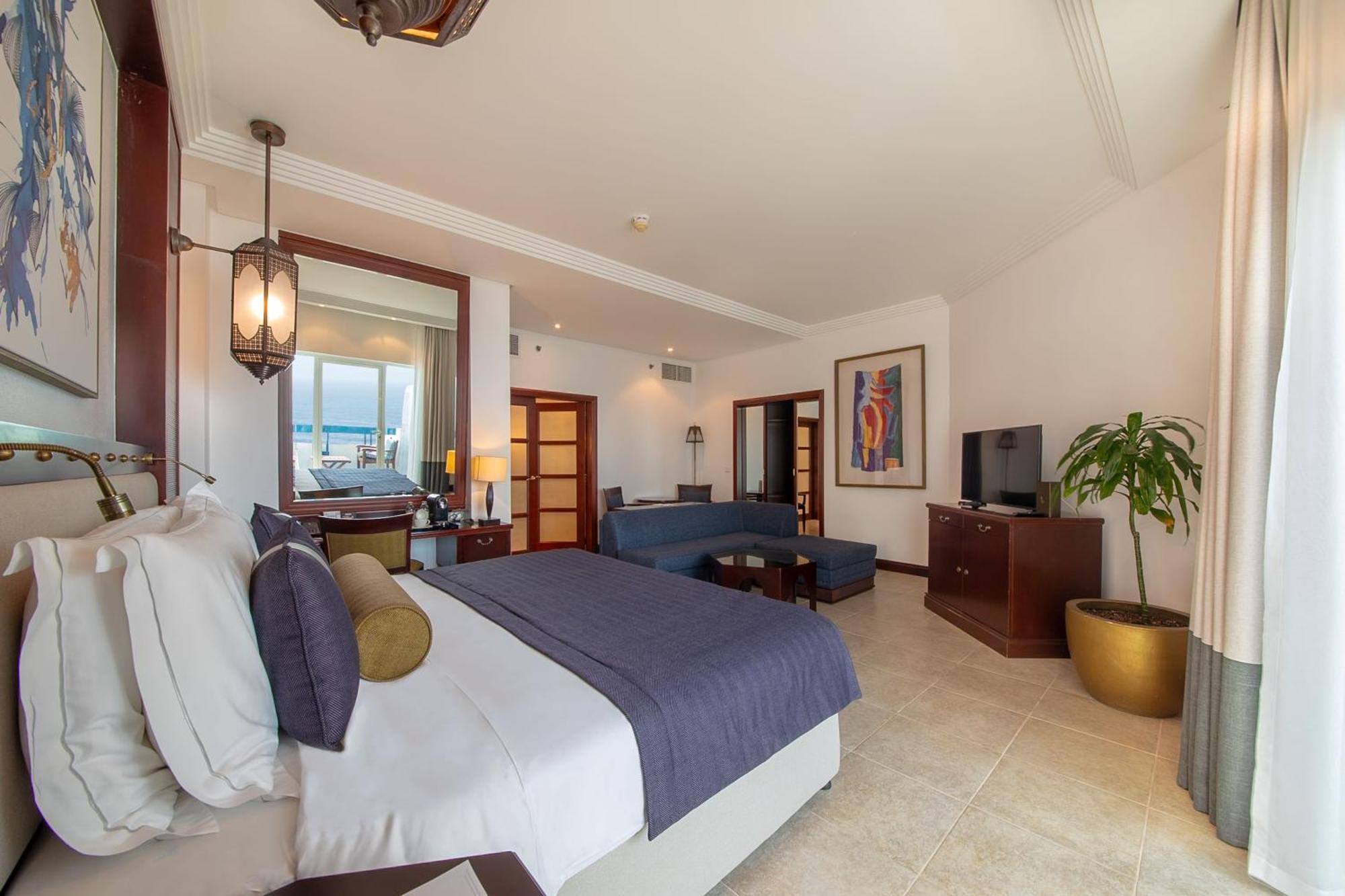 Ajman Hotel & Villas By Blazon Hotels Εξωτερικό φωτογραφία Suite